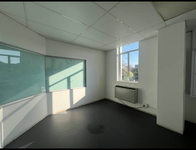 88M² OFFICE TO LET IN ILLOVO